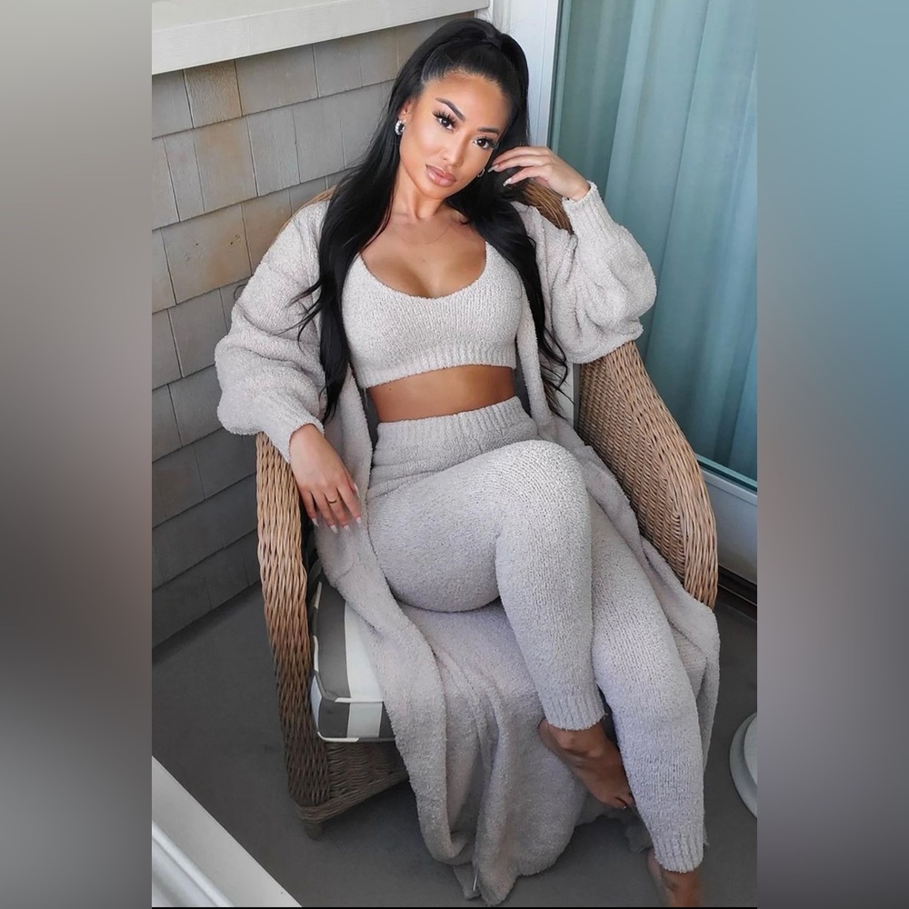 FashionNova 3-piece legging set - Picture 5 of 10